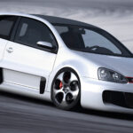 7 Autos que no puedes tener en EE.UU. »